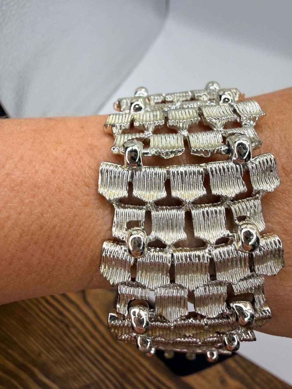 Bsk Vintage Silver Tone Textured Link Bracelet 7 Inch